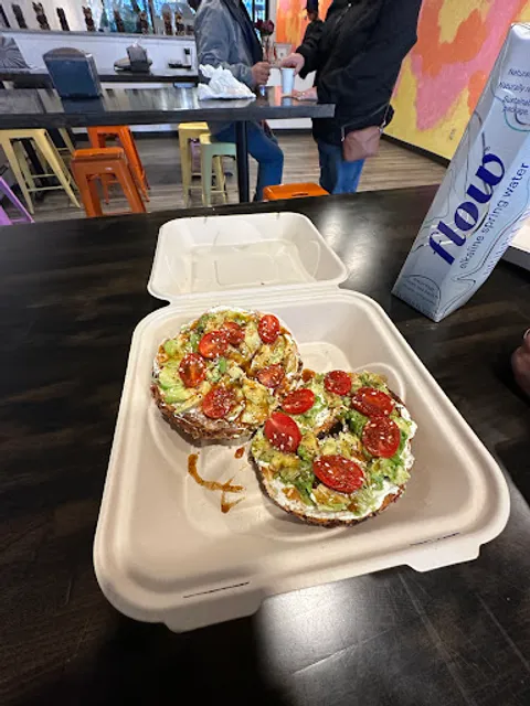 Ketch me if you Kan Café