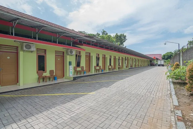 RedDoorz near Kampus UMP Purwokerto