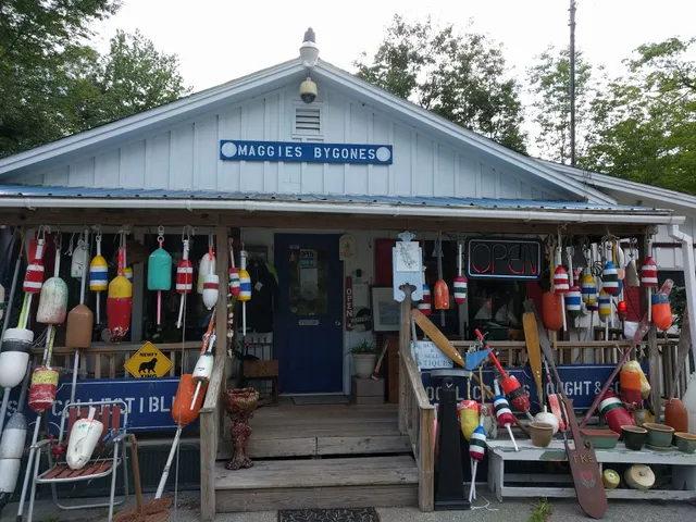 Maggies Bygones Antique & Collectibles