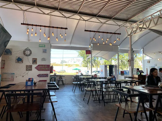 EL CONTENEDOR MARISCOS ESTILO MAZATLÁN SUCURSAL ALTOZANO