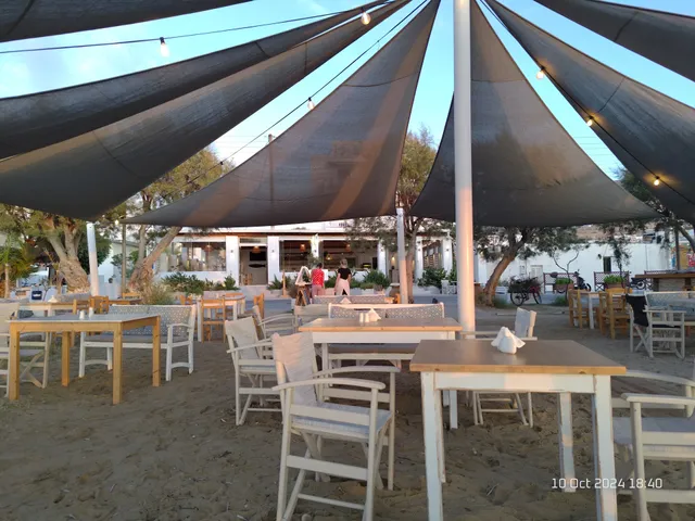 9 Beaufort Seaside Taverna Paros