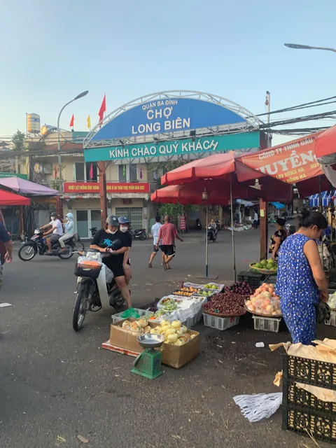 Chợ Long Biên