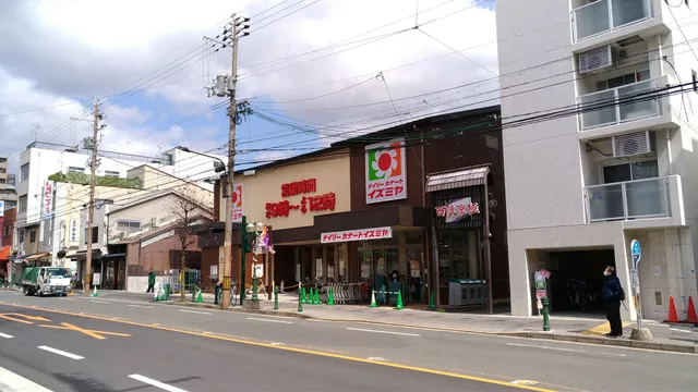 Daily Qanat Izumiya Senbon Nakadachiuri