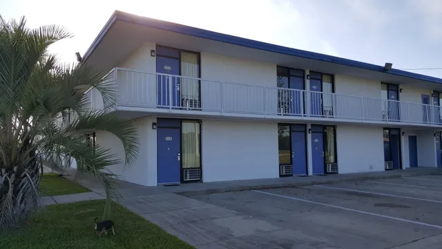 Motel 6 Opelousas, LA