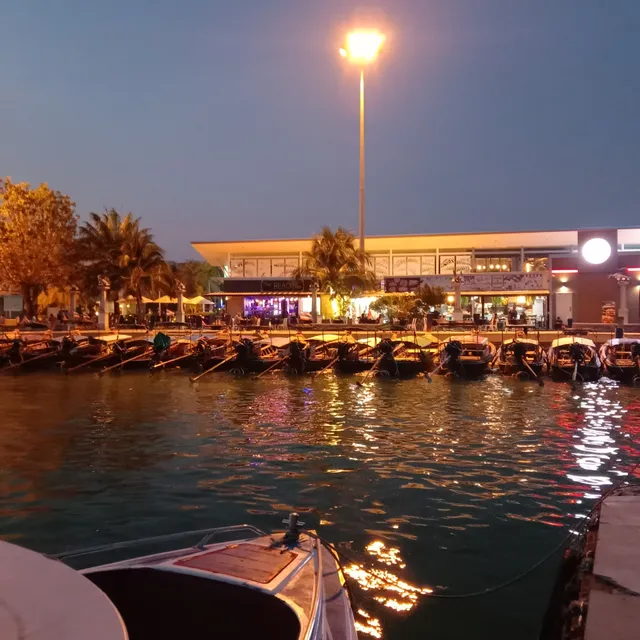 Phutawan Bamboo Resort