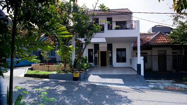 griya tampak siring | Sewa Rumah / Villa Harian Sentul