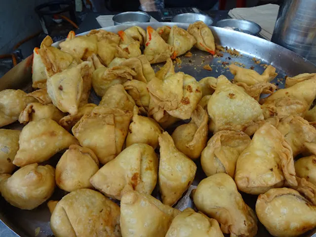 MUNNA SAMOSA