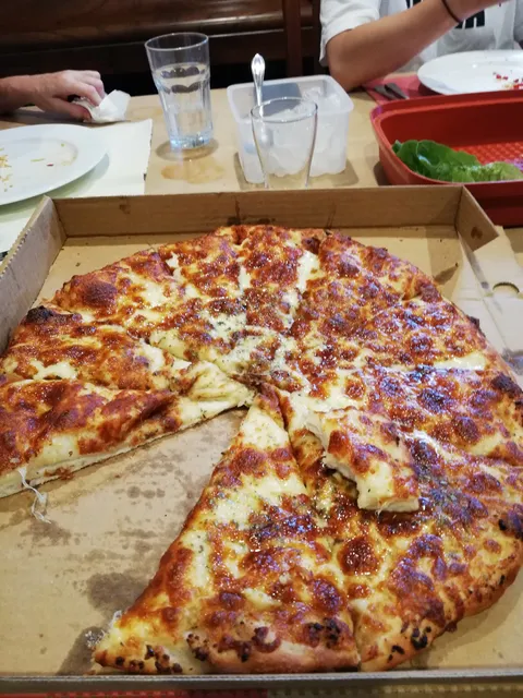 Cleeland Pizza House