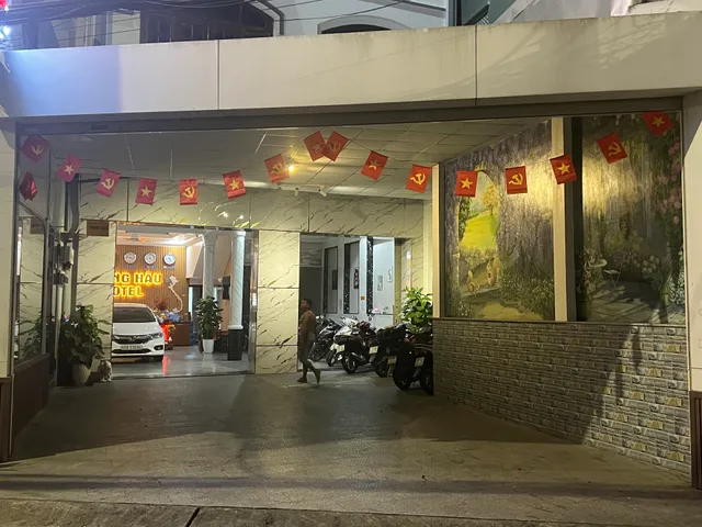 HOTEL TRUNG HẬU