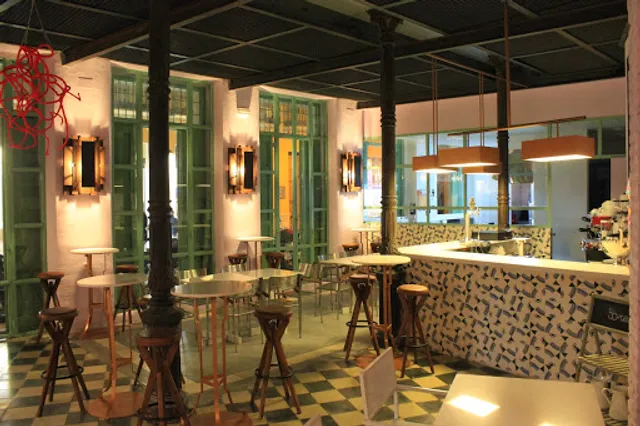 Astrid - Organic Tapería