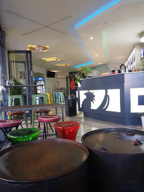 Bar Velletri Kairos Cafè | Colazione cappuccino caffè cornetto | Aperitivo Castelli Romani | Paura pranzo panini tramezzini | Cocktail | Vino | Birra