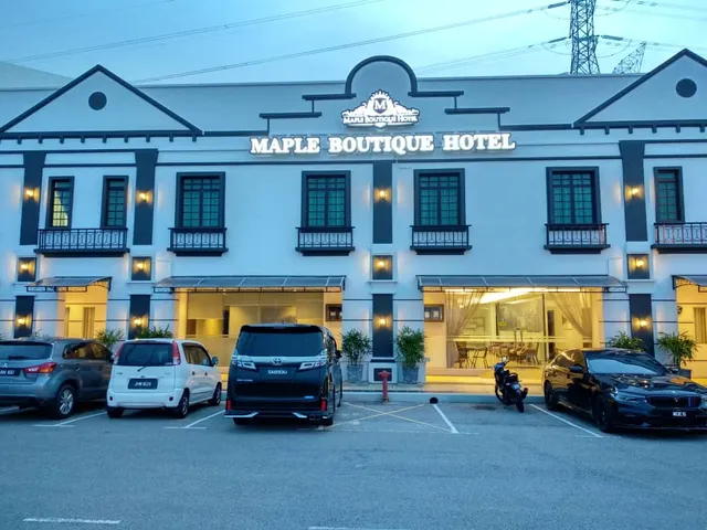 Maple Boutique Hotel