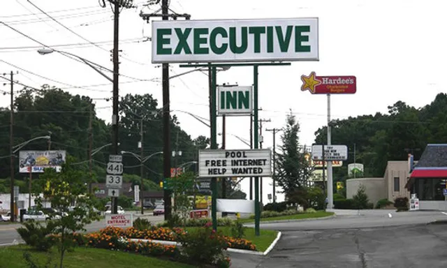 EXECUTIVE INN