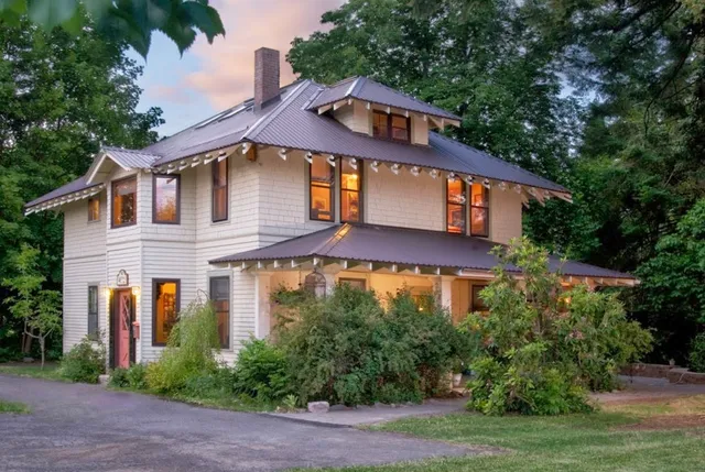 Old Parkdale Inn Bed and Breakfast