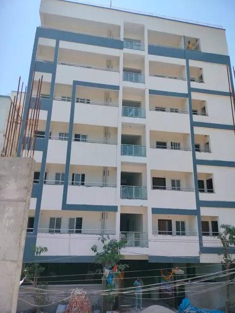 PR GRAND MEN'S PG & GUEST HOUSE