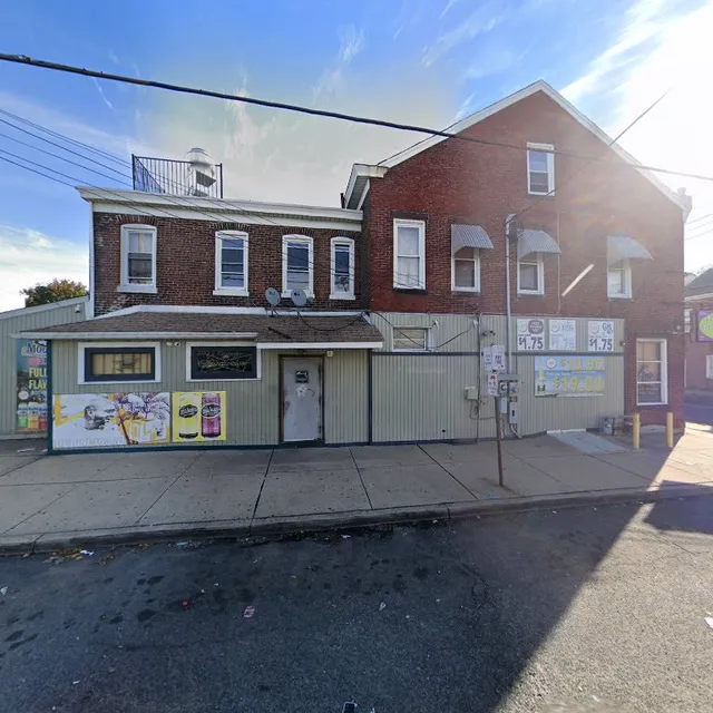 Mikey's Bar and Grill