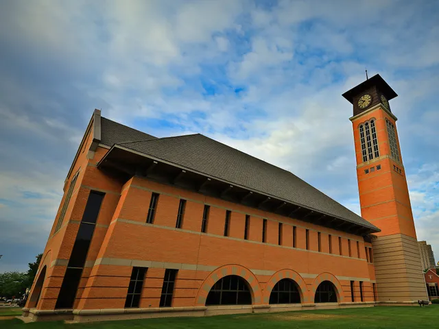 Grand Valley State University: Pew Campus