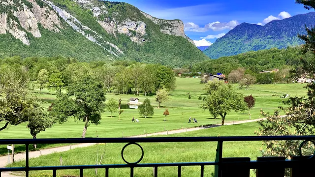 Le Balcon Du Golf ***