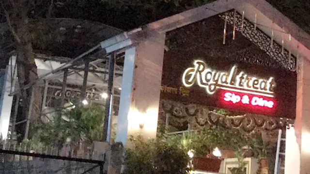 Royal Treat Sip & Dine