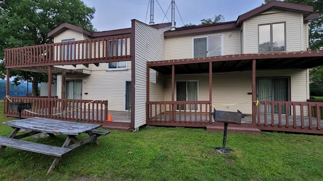 Quail Hollow Village