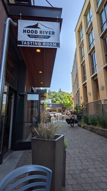 Hood River Distillers Tasting Room