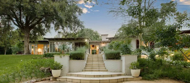 Amberhall Guesthouse