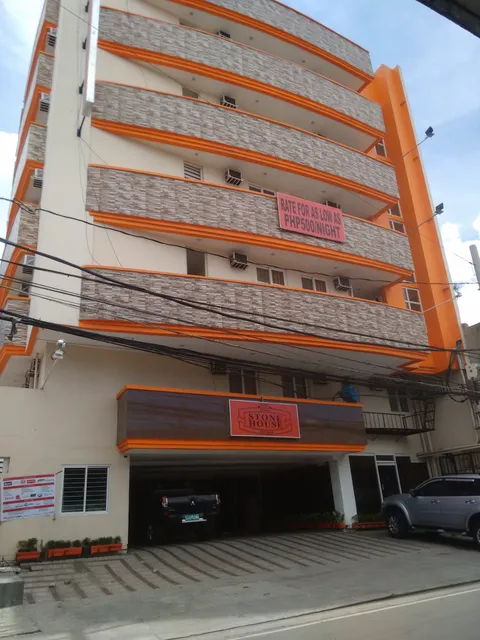 Stone House Hotel Pasay