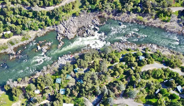 American River Resort