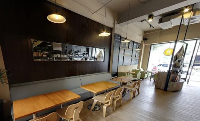 RÊVE black floating coffee shop in Kaohsiung Wenshan