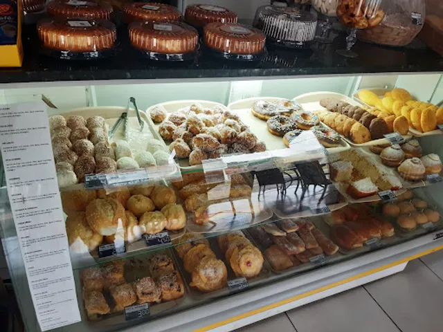 Panificadora e Confeitaria Café