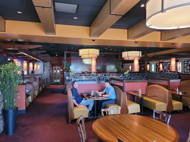 Ling & Louie's Asian Bar and Grill