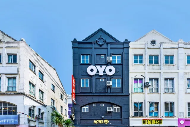 Super OYO 44032 Zzz Hotel