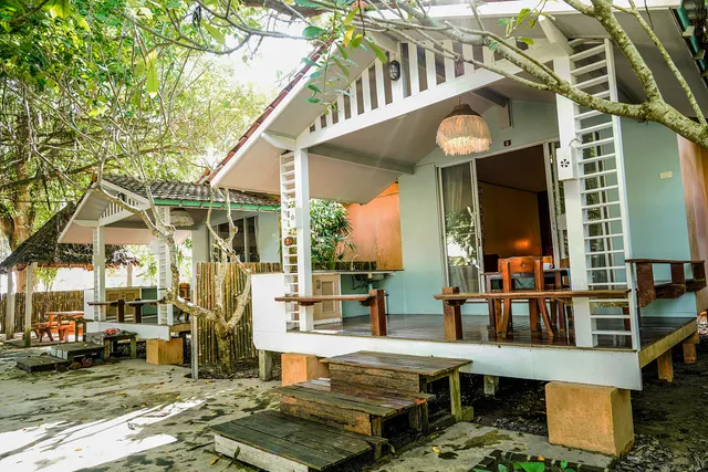 Villa Cha Cha Chao Lao Beach Resort