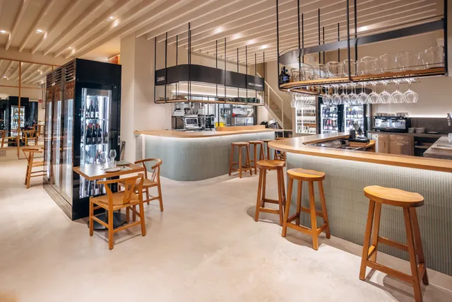Cavina Vinoteca | Restaurant