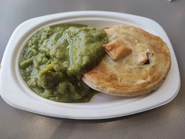 Goldies Bake Shop - Runaway Bay