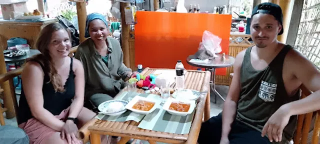 Alex & Poo Kitchen And Cooking Class