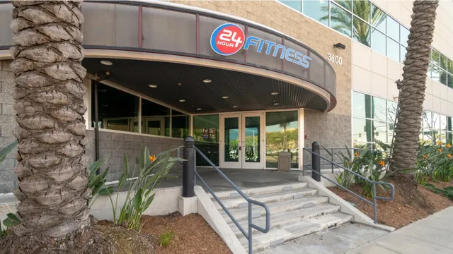 24 Hour Fitness