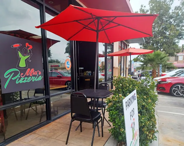 Mia's Pizzeria