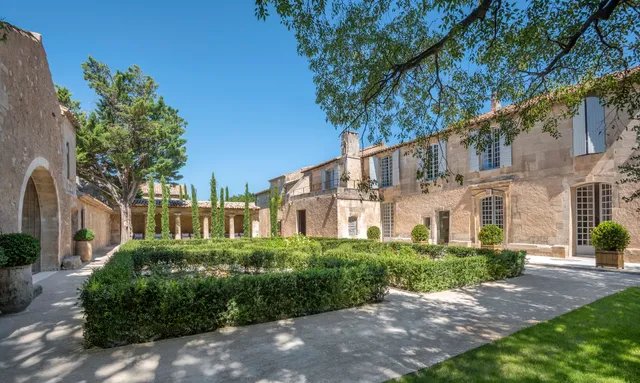 LES MAISONS DE L'HÔTEL PARTICULIER