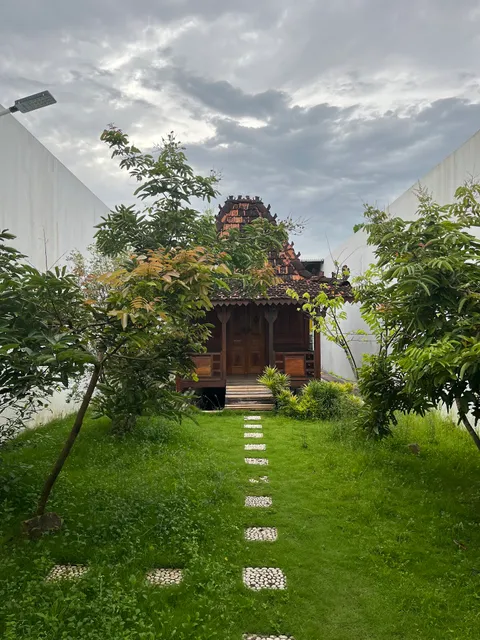 VILLA RUMAH PUTIH JOGJA