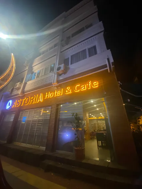 Astopia Hotel & Cafe