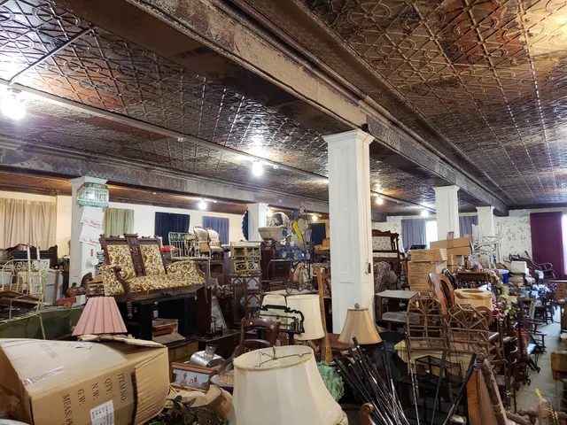 Steve's Antiques & Used Furniture