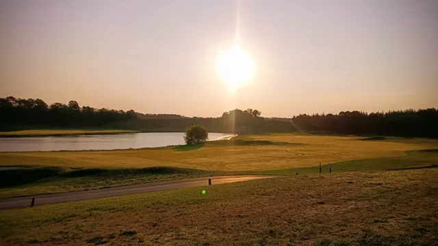 McCullough’s Emerald Golf Links
