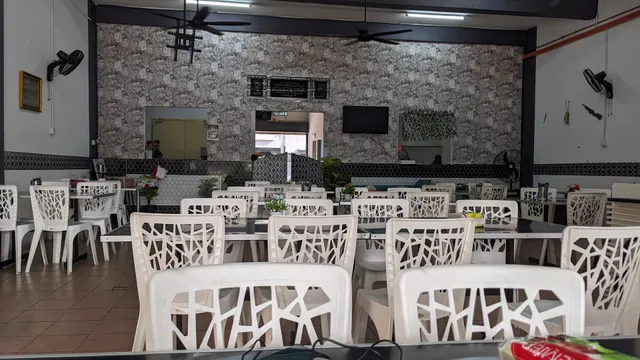 Roti Canai Bawah Pokok