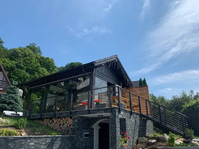 Pensiunea Dragomirna Sunset