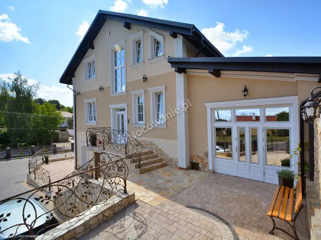 "Willa Różana" - Apartamenty i Pokoje Gościnne w Sandomierzu