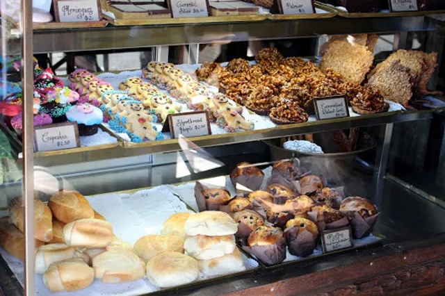 Pottery Green Bakers Gordon