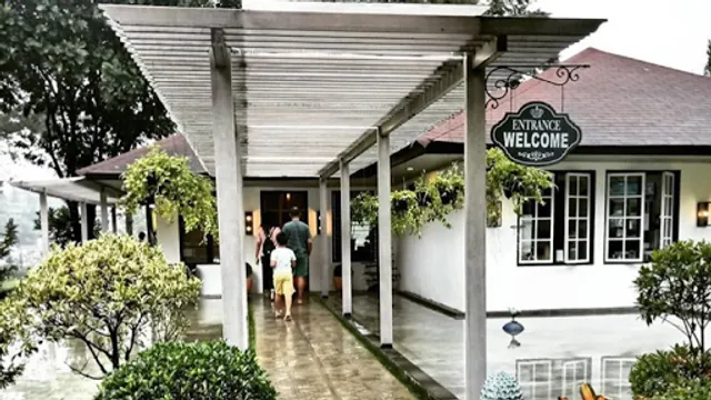 Club Huis - Pesona Alam Resort