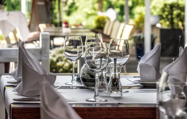 Die Zwillinge 1983 - Essen bei Freunden