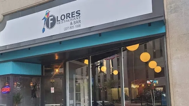 Flores Restaurant and Bar